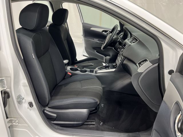 Thumbnail: 2016 Nissan Sentra - 31