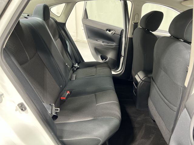 Thumbnail: 2016 Nissan Sentra - 29