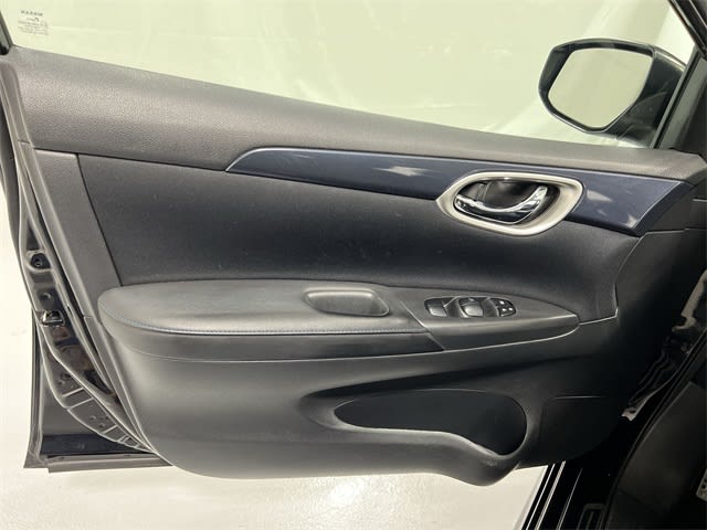 Thumbnail: 2018 Nissan Sentra - 31