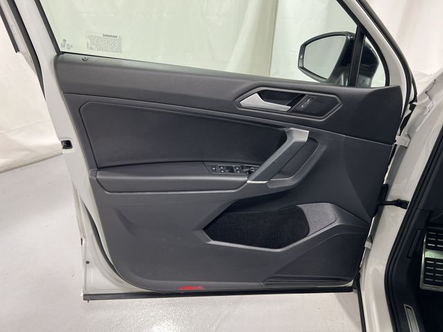 Thumbnail: 2020 Volkswagen Tiguan - 32