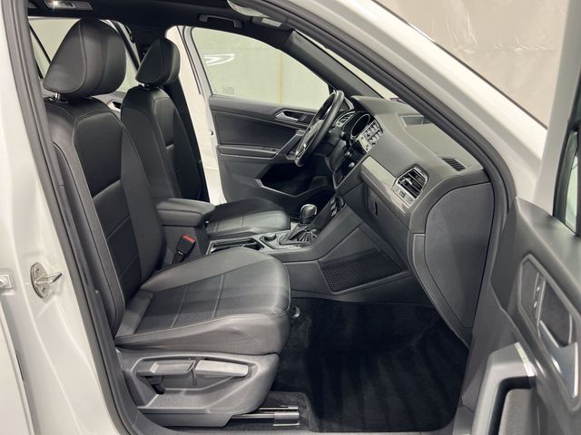 Thumbnail: 2020 Volkswagen Tiguan - 30