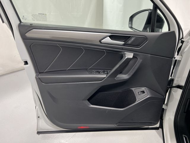 Thumbnail: 2022 Volkswagen Tiguan - 31