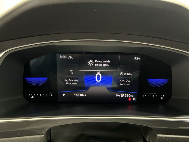 Thumbnail: 2022 Volkswagen Tiguan - 16