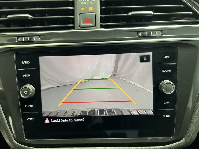 Thumbnail: 2022 Volkswagen Tiguan - 30