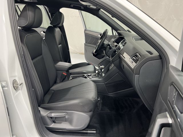 Thumbnail: 2022 Volkswagen Tiguan - 29