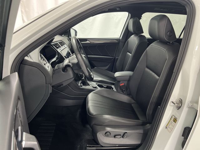 Thumbnail: 2022 Volkswagen Tiguan - 12