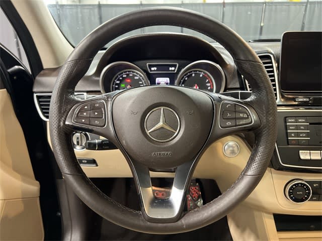 Thumbnail: 2017 Mercedes-Benz GLE - 9