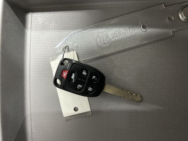 Thumbnail: 2013 Honda Odyssey - 17