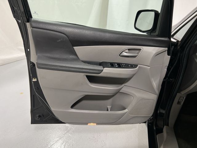 Thumbnail: 2013 Honda Odyssey - 31