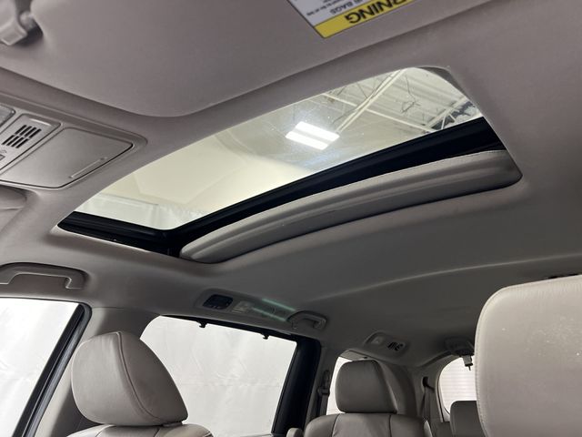 Thumbnail: 2013 Honda Odyssey - 29