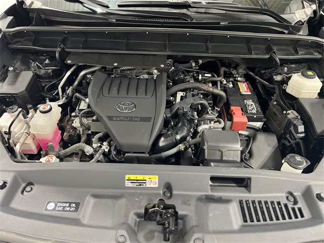 Thumbnail: 2023 Toyota Highlander - 8