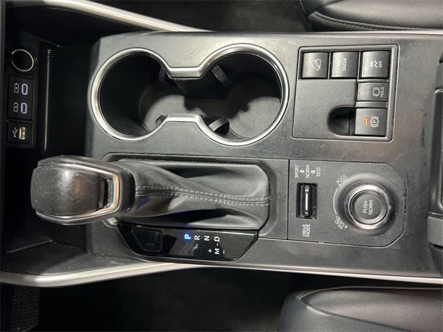 Thumbnail: 2023 Toyota Highlander - 14