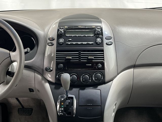 Thumbnail: 2006 Toyota Sienna - 14
