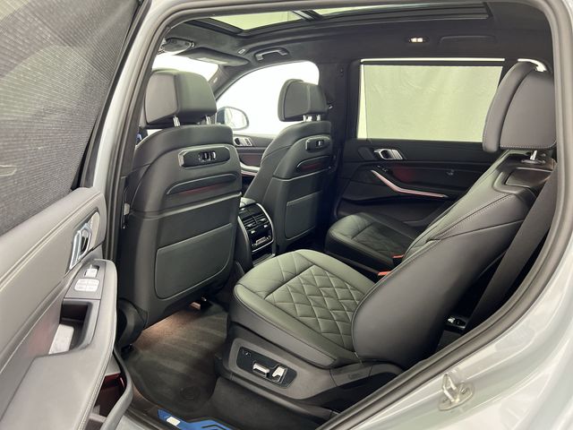 Thumbnail: 2025 BMW X7 - 13
