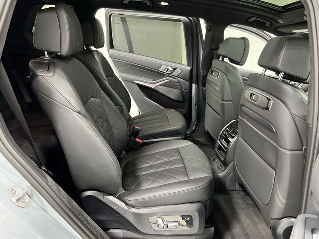 Thumbnail: 2025 BMW X7 - 26