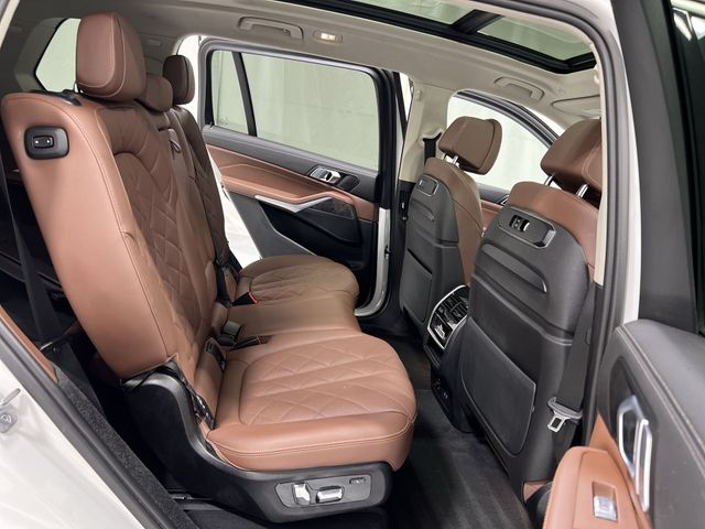 Thumbnail: 2024 BMW X7 - 29