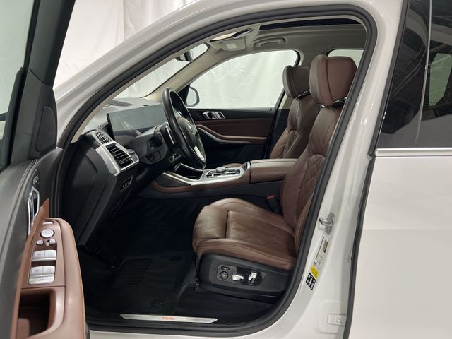 Thumbnail: 2024 BMW X7 - 11