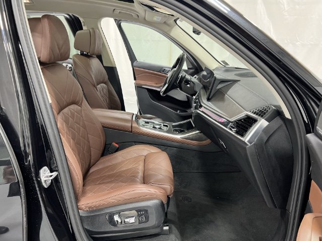Thumbnail: 2023 BMW X7 - 28