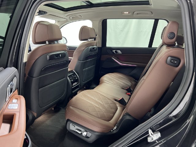 Thumbnail: 2023 BMW X7 - 26