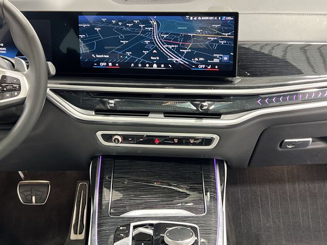 Thumbnail: 2024 BMW X7 - 14