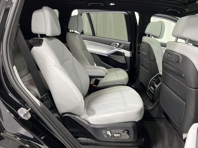 Thumbnail: 2024 BMW X7 - 26