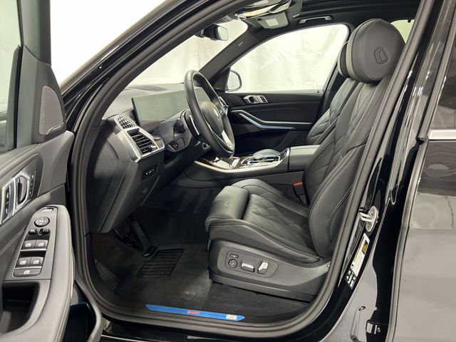 Thumbnail: 2026 BMW X5 - 11