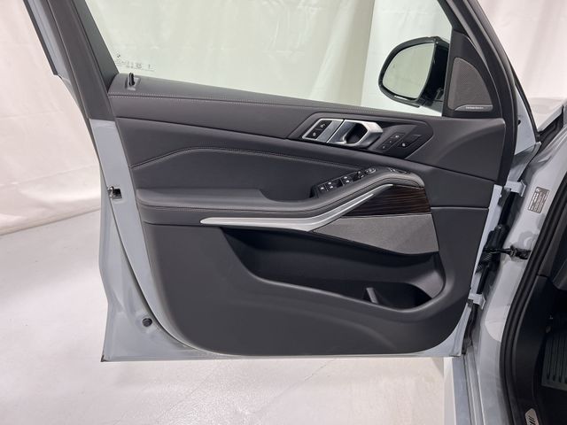 Thumbnail: 2026 BMW X5 - 32