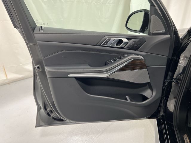 Thumbnail: 2026 BMW X5 - 33