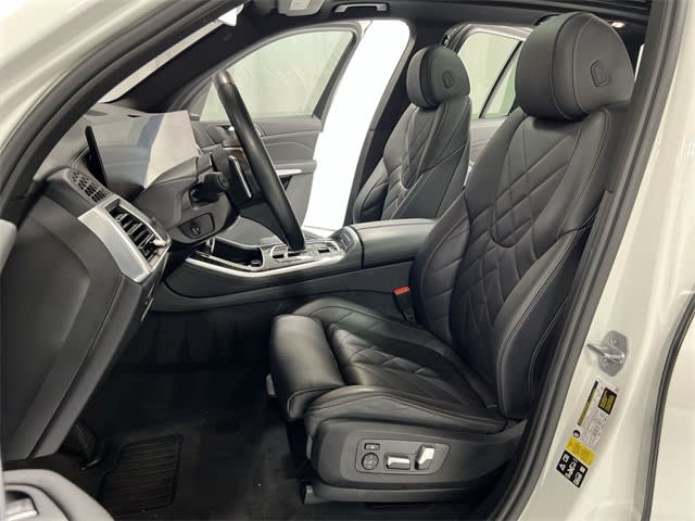 Thumbnail: 2024 BMW X5 - 11