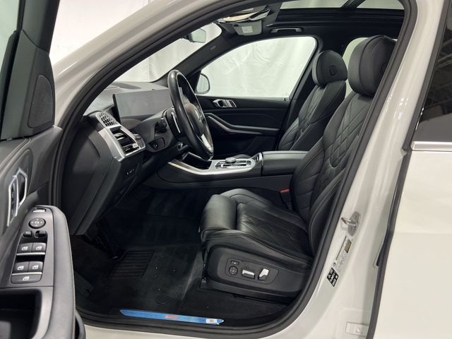 Thumbnail: 2024 BMW X5 - 11