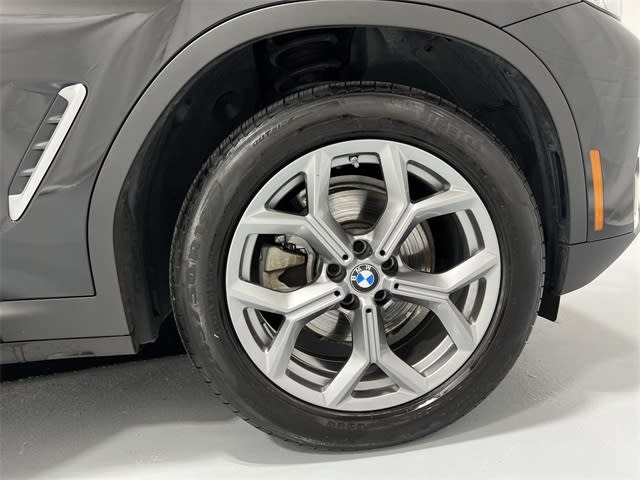 Thumbnail: 2025 BMW X4 - 8