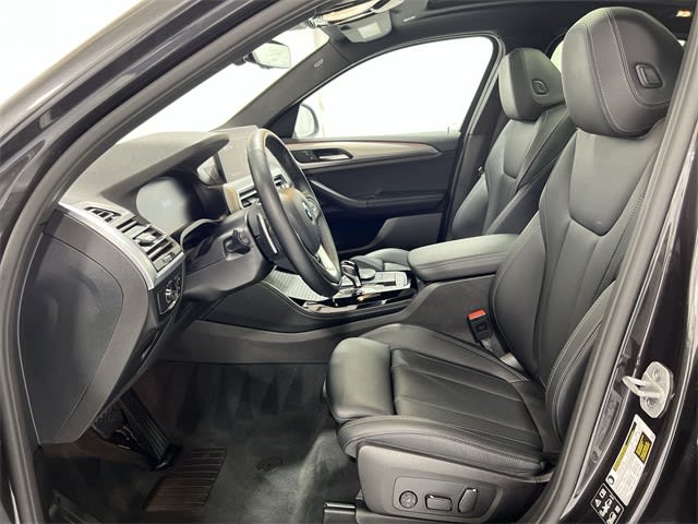 Thumbnail: 2025 BMW X4 - 11