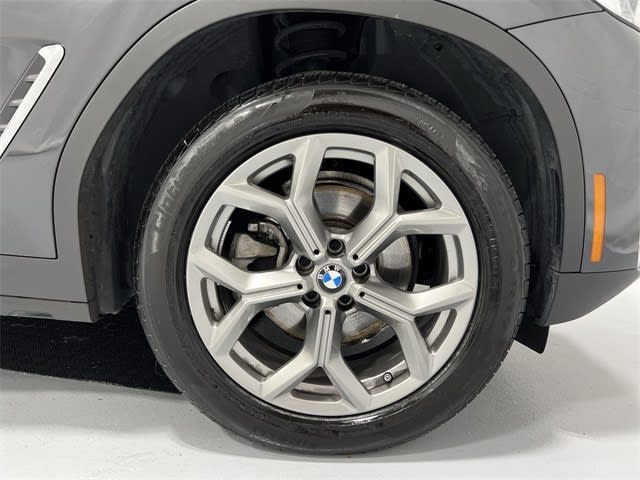 Thumbnail: 2025 BMW X4 - 8