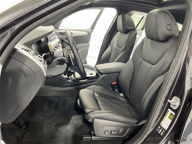 Thumbnail: 2025 BMW X4 - 12