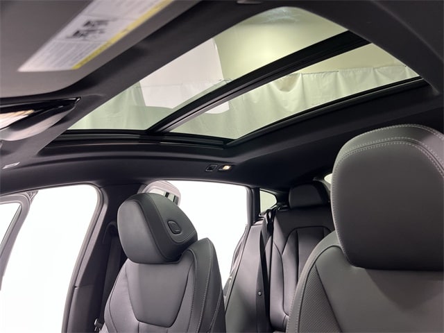 Thumbnail: 2025 BMW X4 - 26