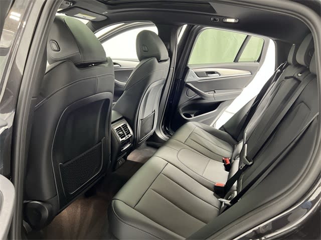 Thumbnail: 2025 BMW X4 - 27