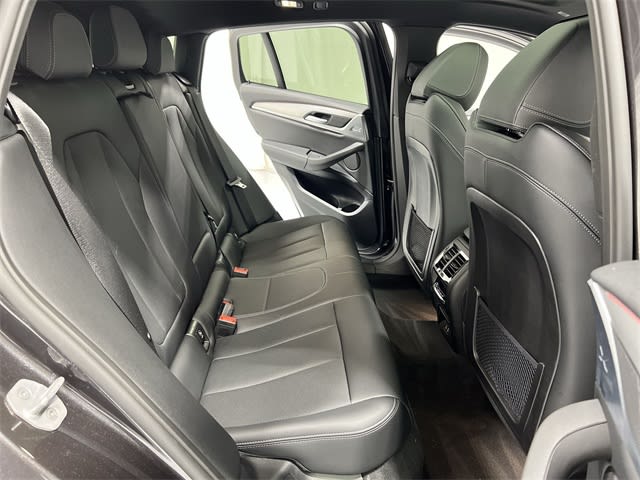 Thumbnail: 2025 BMW X4 - 28