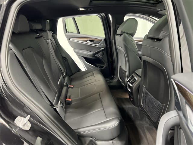 Thumbnail: 2025 BMW X4 - 28