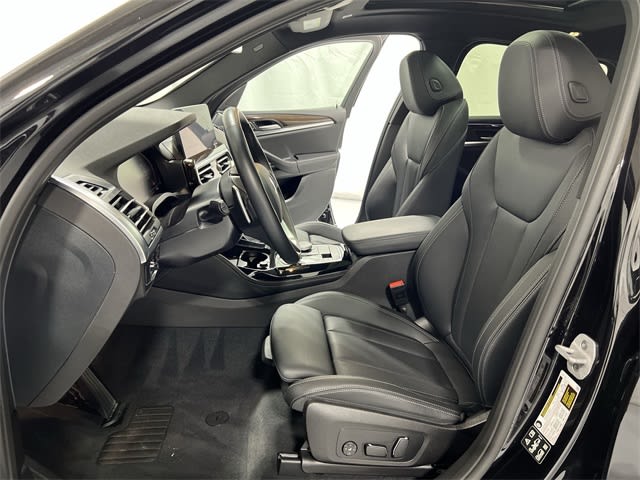 Thumbnail: 2025 BMW X4 - 12