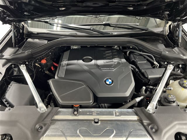 Thumbnail: 2025 BMW X4 - 9