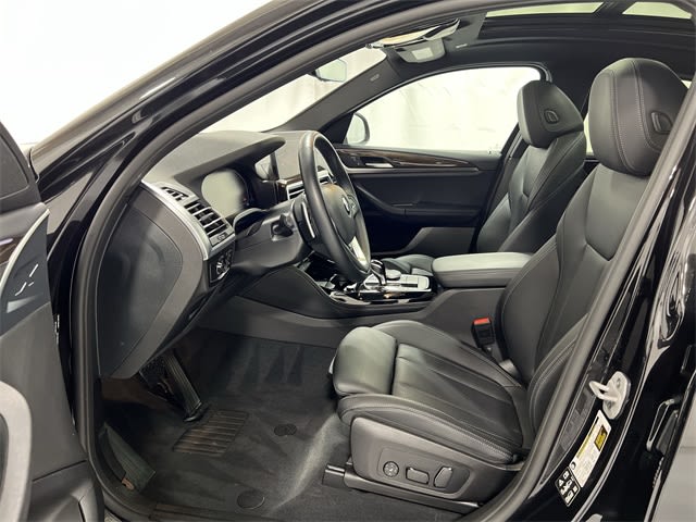 Thumbnail: 2025 BMW X4 - 11