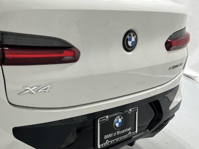 Thumbnail: 2024 BMW X4 - 25