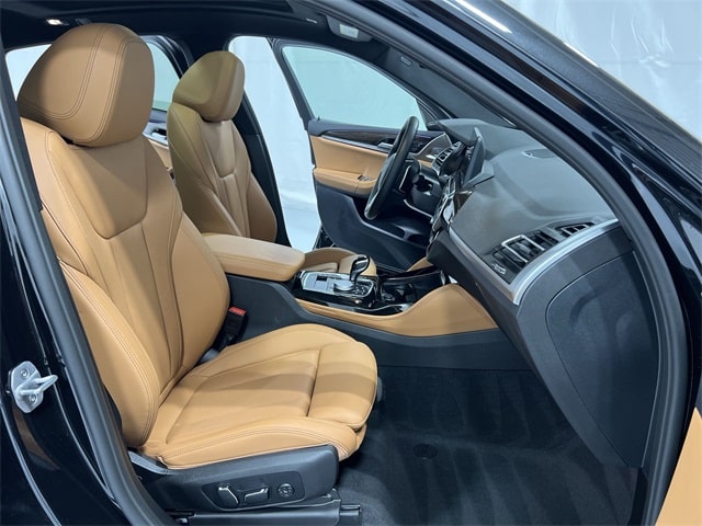 Thumbnail: 2025 BMW X4 - 33