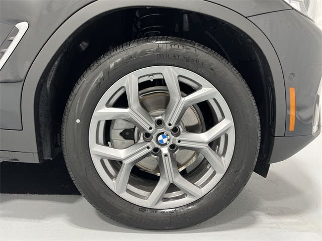 Thumbnail: 2025 BMW X4 - 8