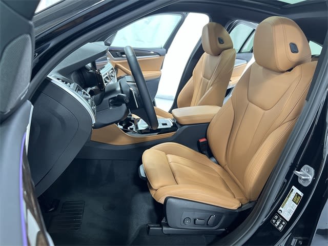 Thumbnail: 2025 BMW X4 - 12