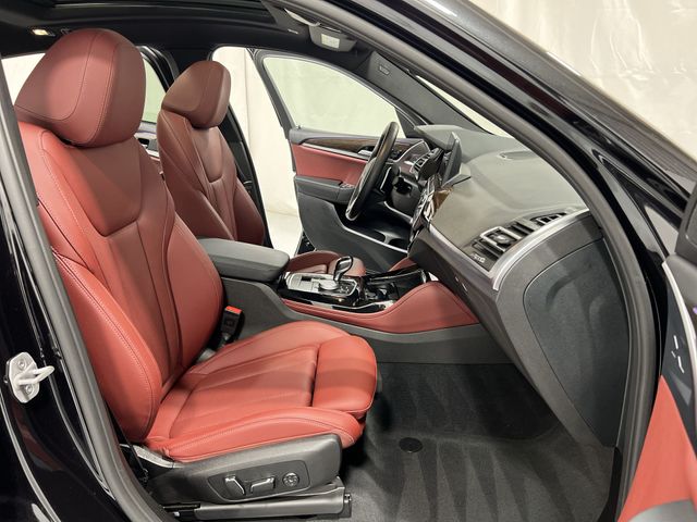 Thumbnail: 2025 BMW X4 - 29