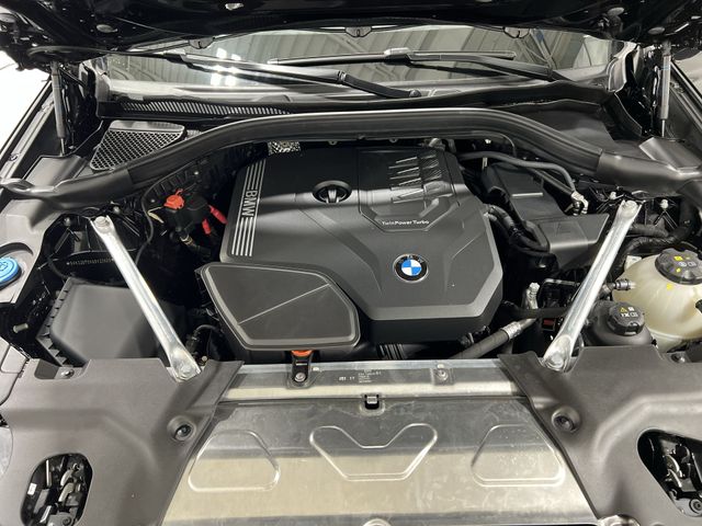 Thumbnail: 2025 BMW X4 - 8
