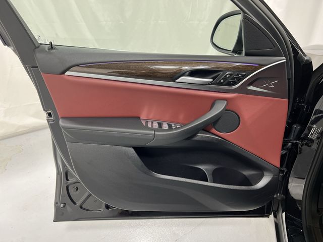 Thumbnail: 2025 BMW X4 - 31