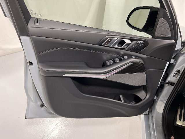 Thumbnail: 2024 BMW X7 - 32