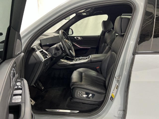 Thumbnail: 2024 BMW X7 - 11